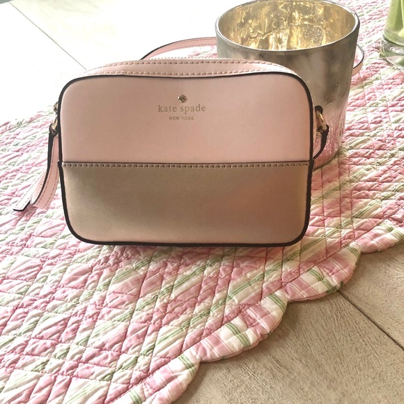 kate spade Handbags - Kate Spade Pink/Gold metallic crossbody